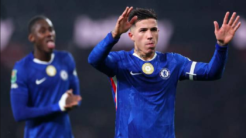 rosenior-bat-ngo-khi-enzo-de-ngo-kha-nang-roi-chelsea-sau-cu-soc-psg